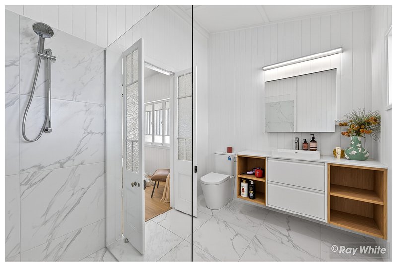 Photo - 266 William Street, The Range QLD 4700 - Image 14