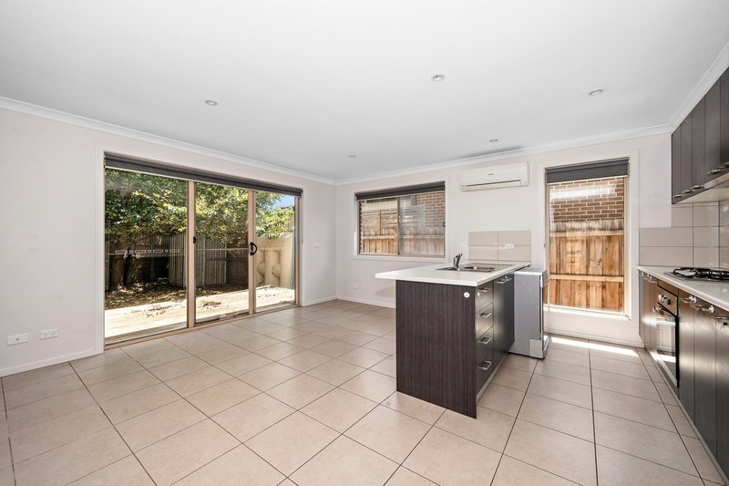 Photo - 2/67 Armata Crescent, Frankston North VIC 3200 - Image 3