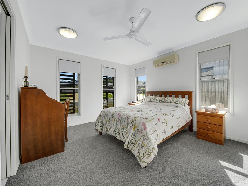 Photo - 2/67 Bauhinia Street, Boyne Island QLD 4680 - Image 9