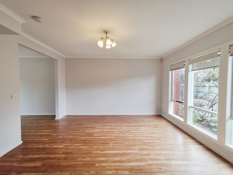 Photo - 2/67 Euston Road, Hughesdale VIC 3166 - Image 2