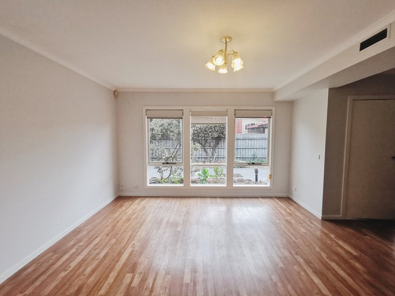 Photo - 2/67 Euston Road, Hughesdale VIC 3166 - Image 3