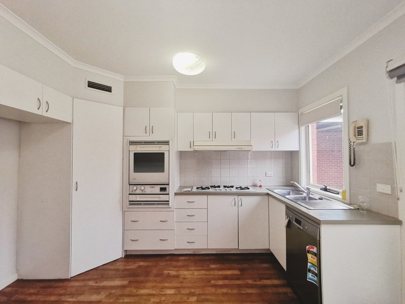 Photo - 2/67 Euston Road, Hughesdale VIC 3166 - Image 4