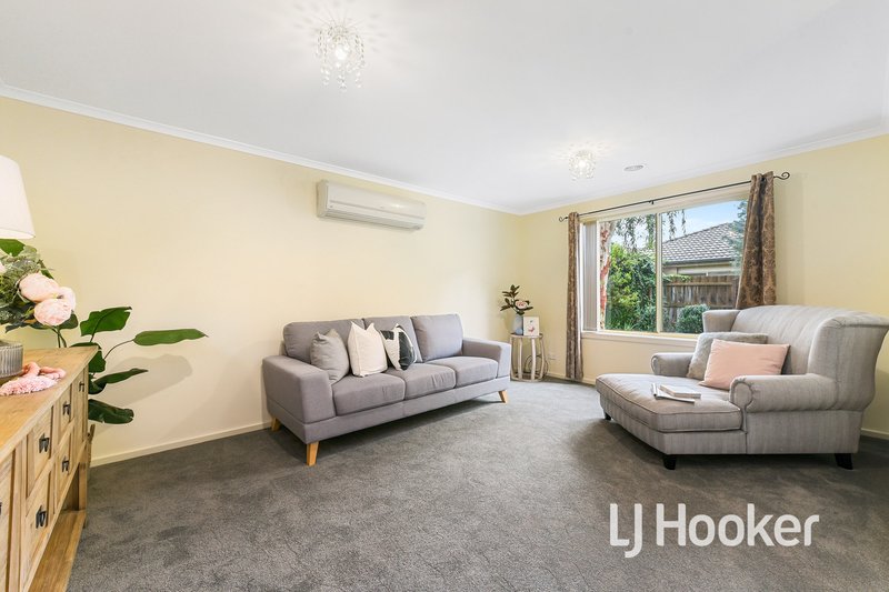 Photo - 2/67 Wakenshaw Crescent, Pakenham VIC 3810 - Image 3