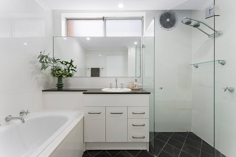 Photo - 26/8-14 Bowen Street, Chatswood NSW 2067 - Image 10