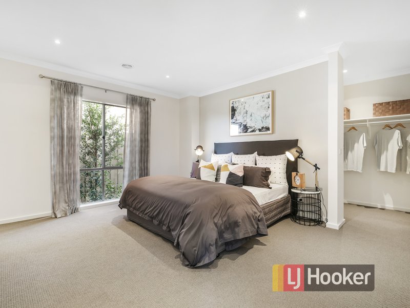 Photo - 268 Alisma Boulevard, Cranbourne North VIC 3977 - Image 10