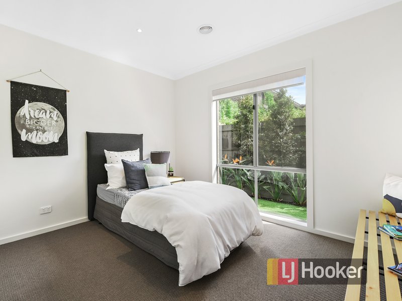 Photo - 268 Alisma Boulevard, Cranbourne North VIC 3977 - Image 14