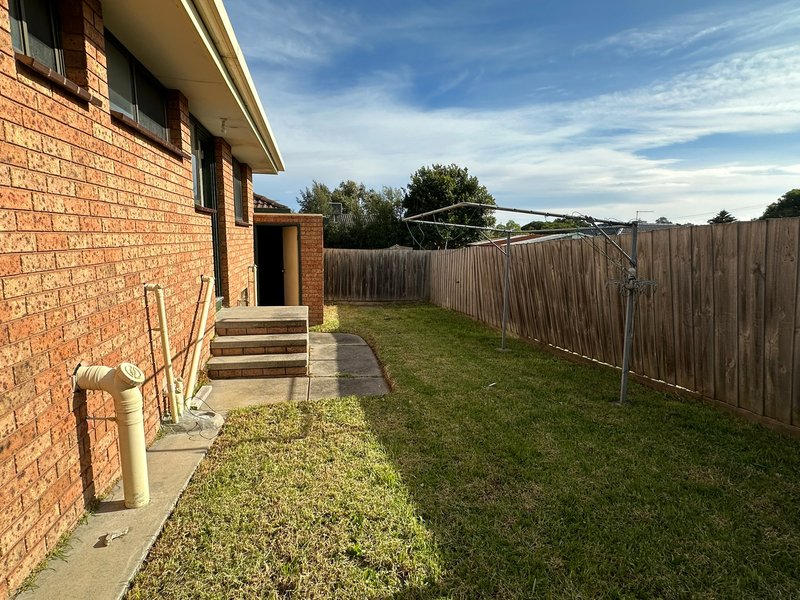 Photo - 2/68 Doveton Avenue, Eumemmerring VIC 3177 - Image 10