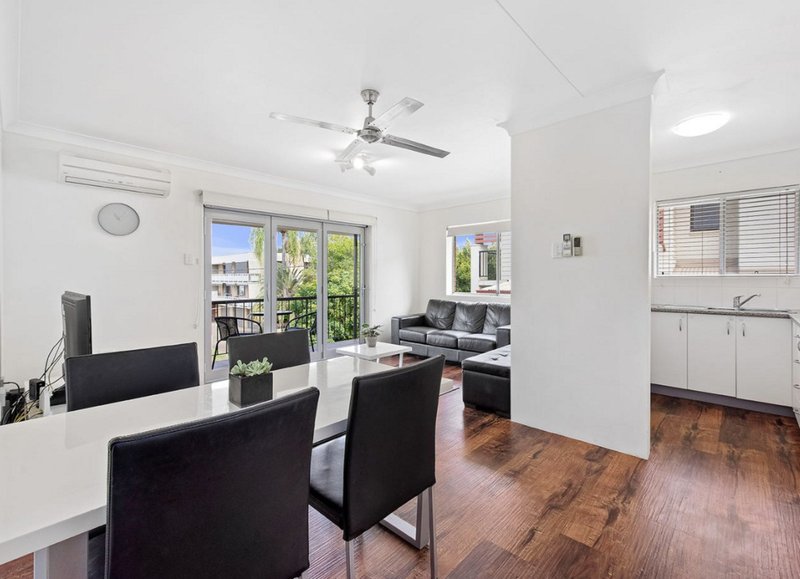 Photo - 2/68 Hassall Street, Corinda QLD 4075 - Image 3