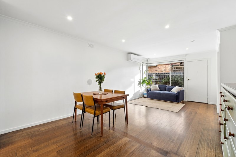 Photo - 2/68 Howard Street, Reservoir VIC 3073 - Image 2