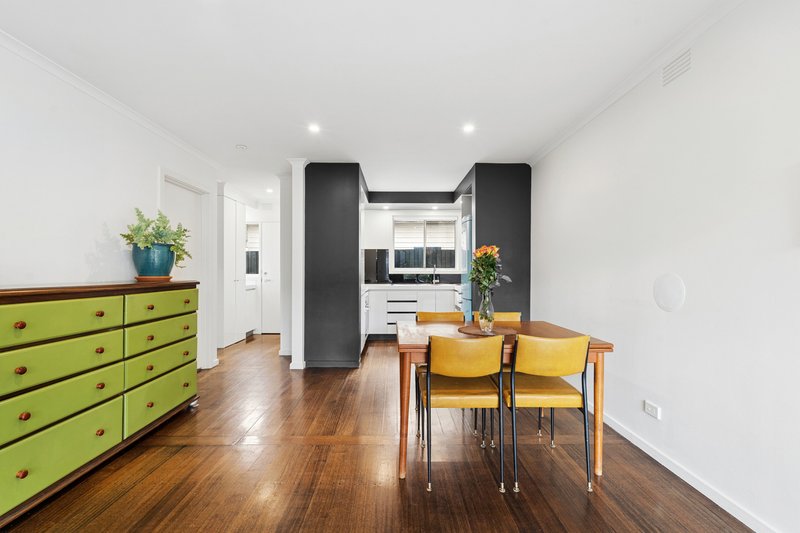 Photo - 2/68 Howard Street, Reservoir VIC 3073 - Image 3