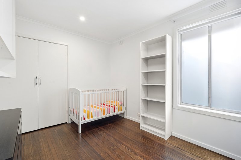 Photo - 2/68 Howard Street, Reservoir VIC 3073 - Image 7