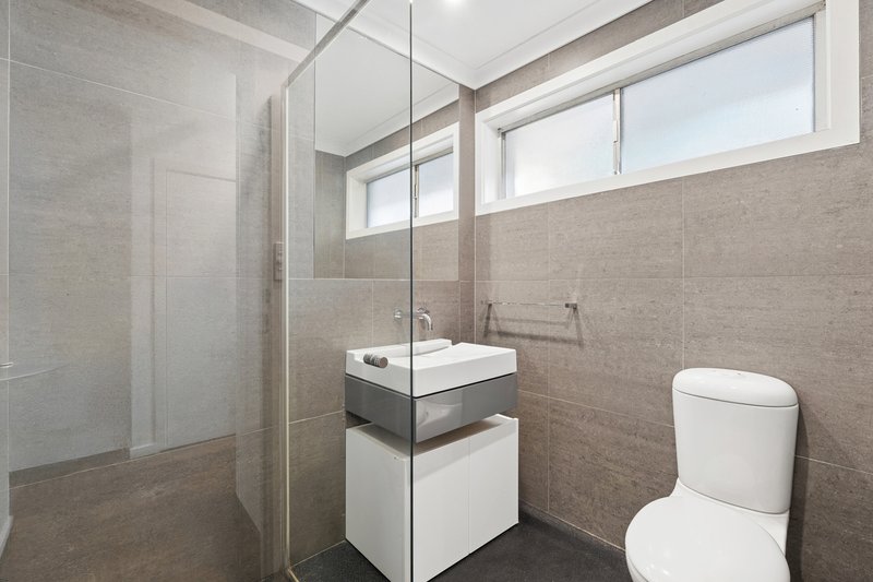 Photo - 2/68 Howard Street, Reservoir VIC 3073 - Image 8