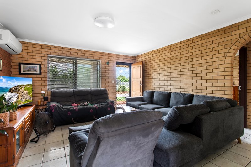 Photo - 2/68 James Road, Beachmere QLD 4510 - Image 3