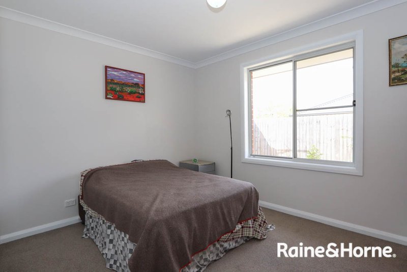 Photo - 2/68 Lambert Street, Bathurst NSW 2795 - Image 6