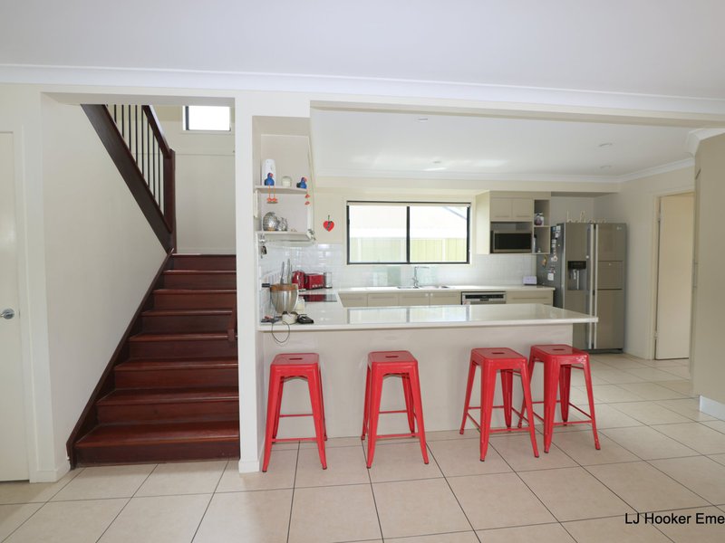 Photo - 2/68 Moody Street, Emerald QLD 4720 - Image 6