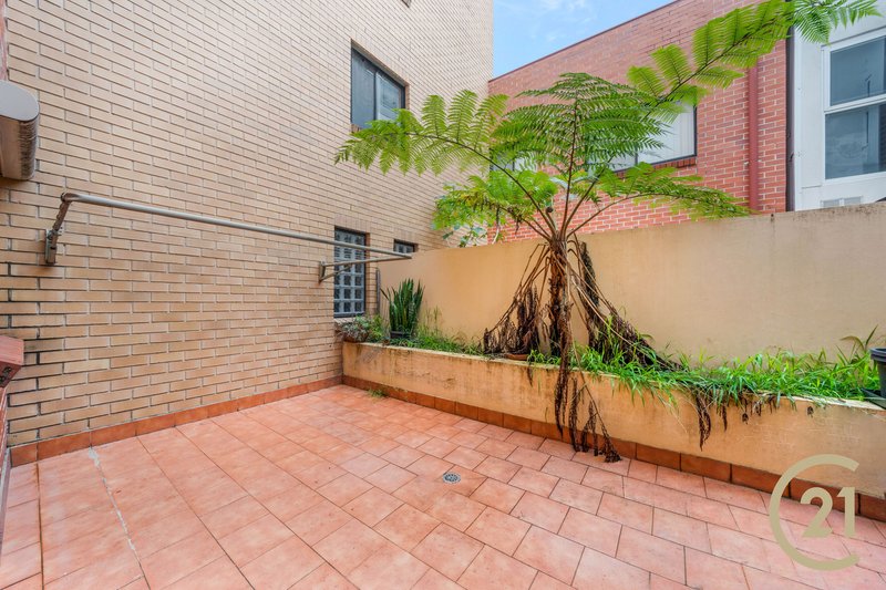Photo - 2/69 Bathurst Street, Liverpool NSW 2170 - Image 9