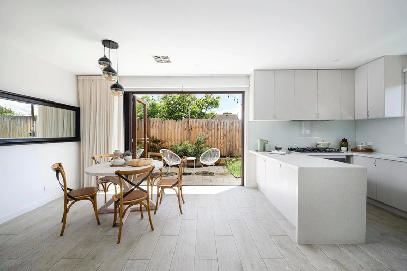 Photo - 2/69 Boldrewood Parade, Reservoir VIC 3073 - Image 3