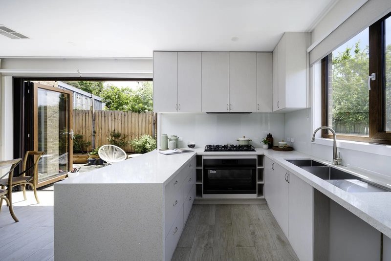 Photo - 2/69 Boldrewood Parade, Reservoir VIC 3073 - Image 5