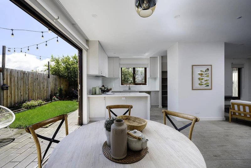 Photo - 2/69 Boldrewood Parade, Reservoir VIC 3073 - Image 6