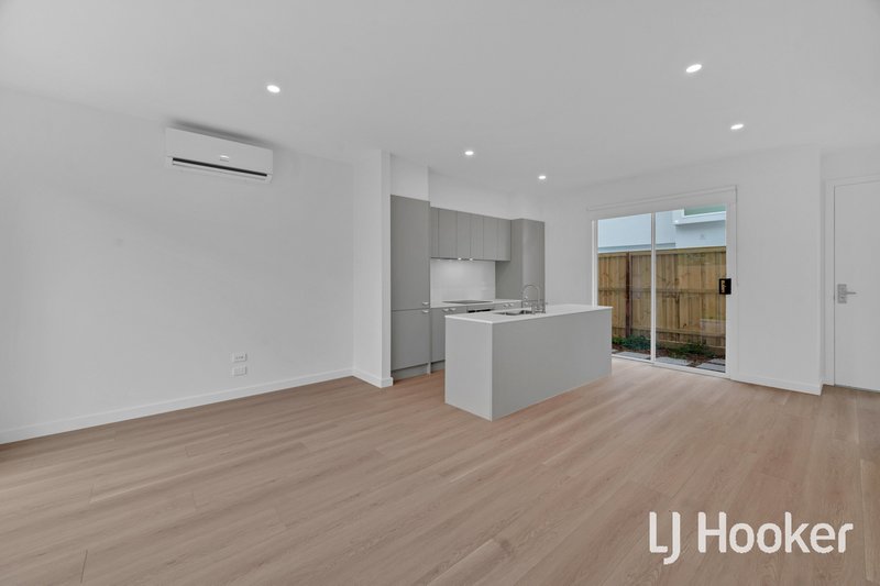 Photo - 2/69 Cypress Avenue, Brooklyn VIC 3012 - Image 8