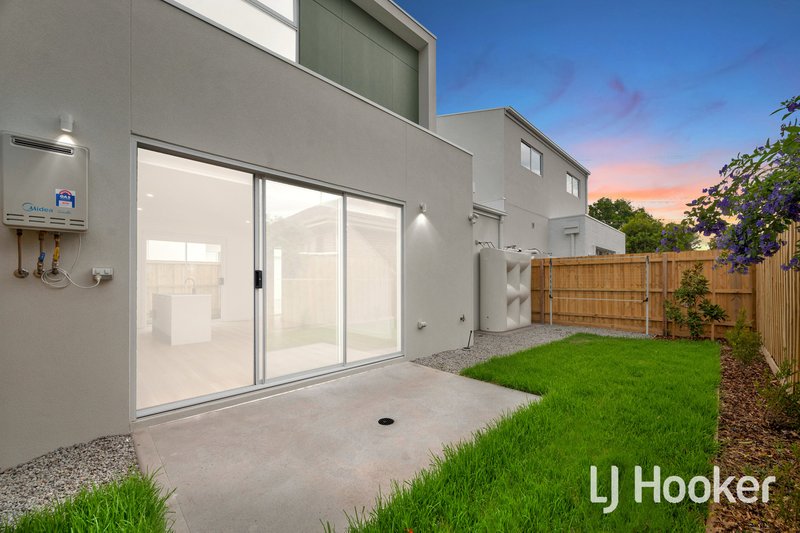 Photo - 2/69 Cypress Avenue, Brooklyn VIC 3012 - Image 11