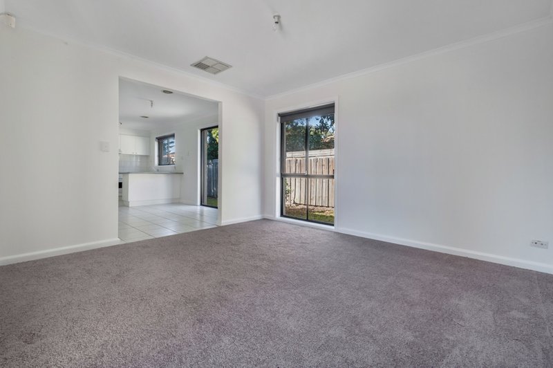 Photo - 2/69 Delbridge Drive, Sydenham VIC 3037 - Image 8