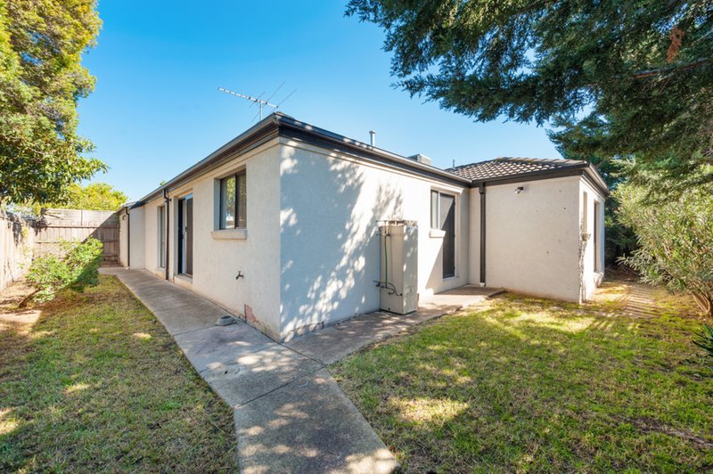 Photo - 2/69 Delbridge Drive, Sydenham VIC 3037 - Image 10