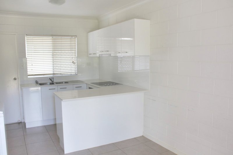 Photo - 2/69 Duporth Avenue, Maroochydore QLD 4558 - Image 4