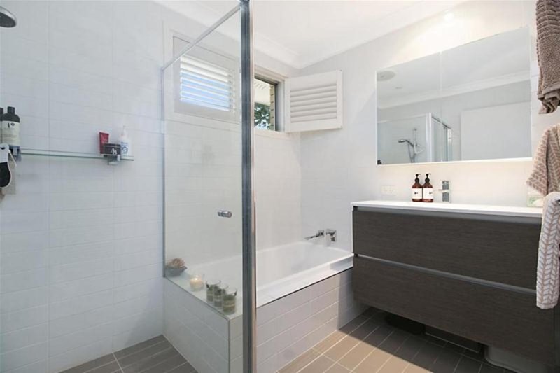 Photo - 2/69 Laguna Avenue, Palm Beach QLD 4221 - Image 5