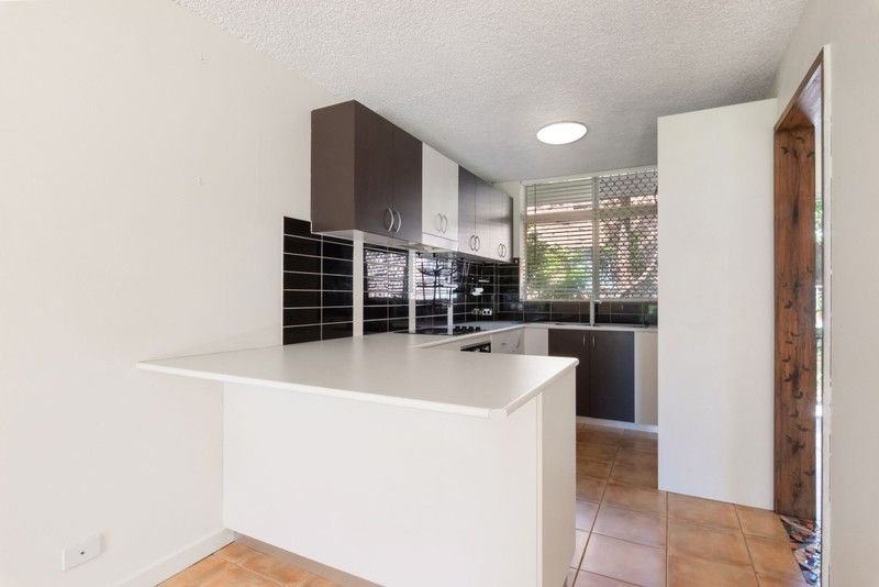 Photo - 2/69 Lang Parade, Auchenflower QLD 4066 - Image 4