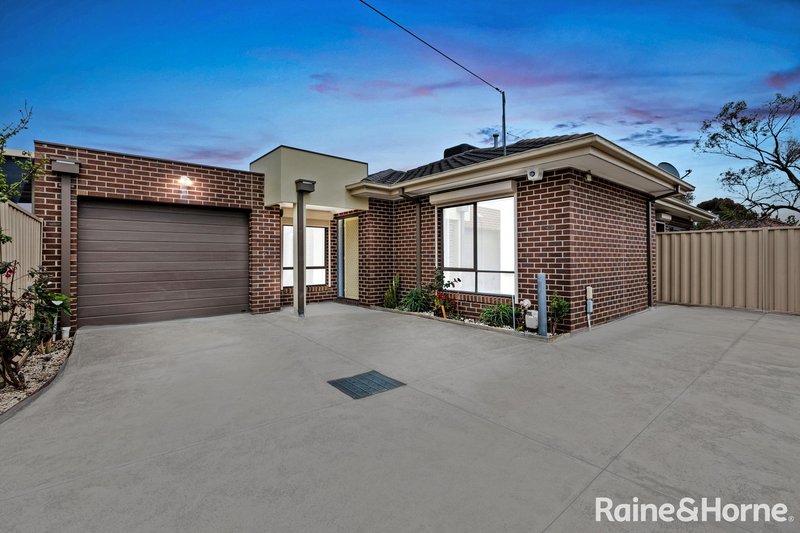 2/69 Lester Avenue, St Albans VIC 3021