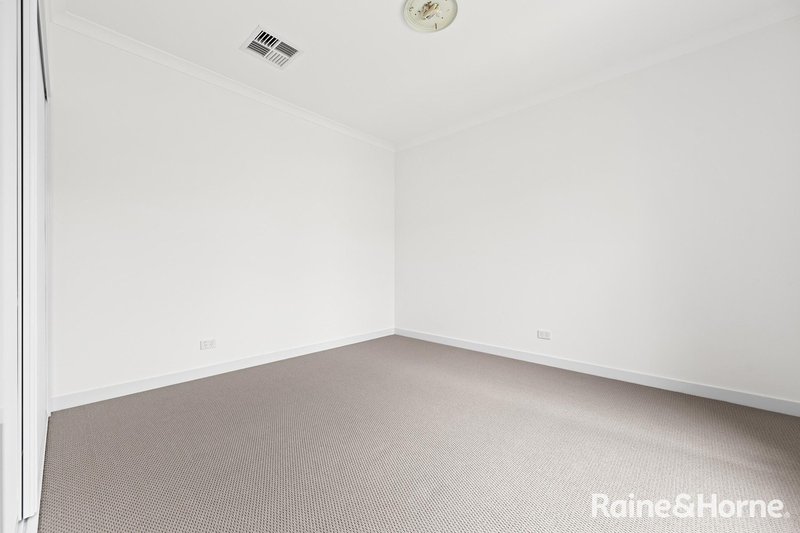 Photo - 2/69 Lester Avenue, St Albans VIC 3021 - Image 9