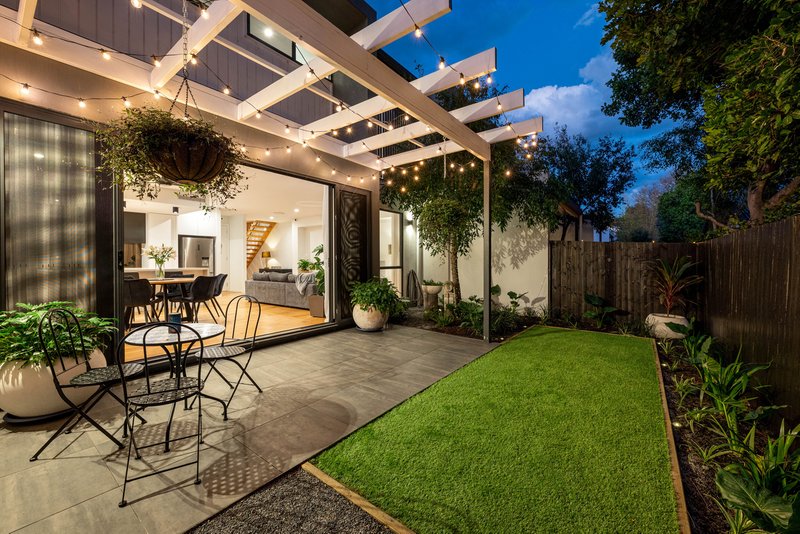Photo - 2/69 Stephens Street, Morningside QLD 4170 - Image 1