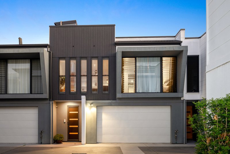 Photo - 2/69 Stephens Street, Morningside QLD 4170 - Image 3