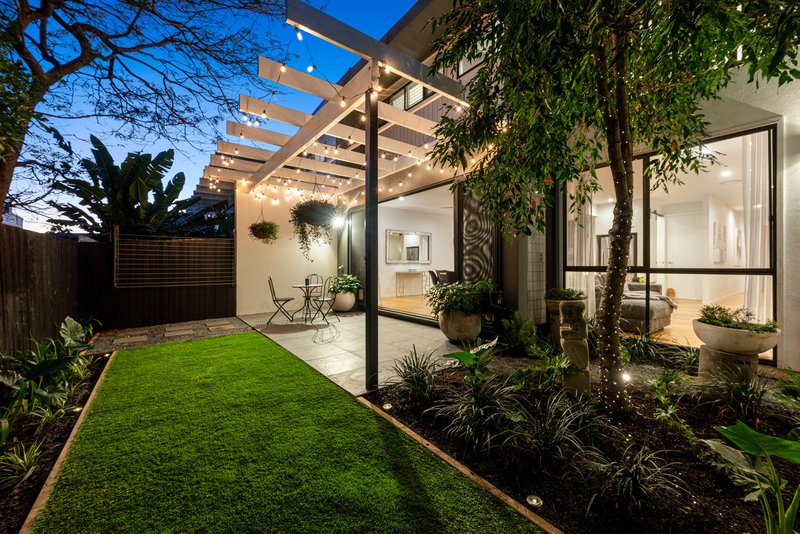 Photo - 2/69 Stephens Street, Morningside QLD 4170 - Image 12