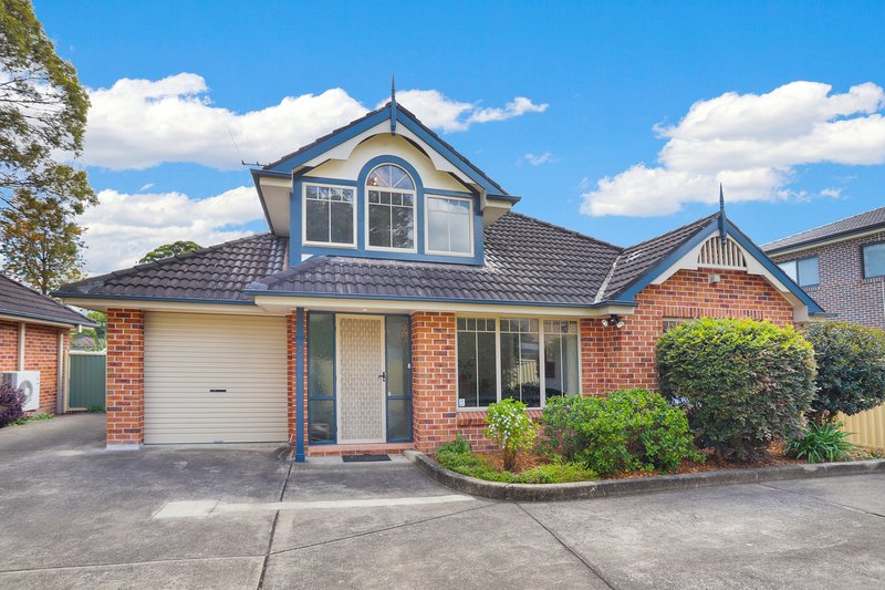 Photo - 2/6A Ballandella Road, Toongabbie NSW 2146 - Image