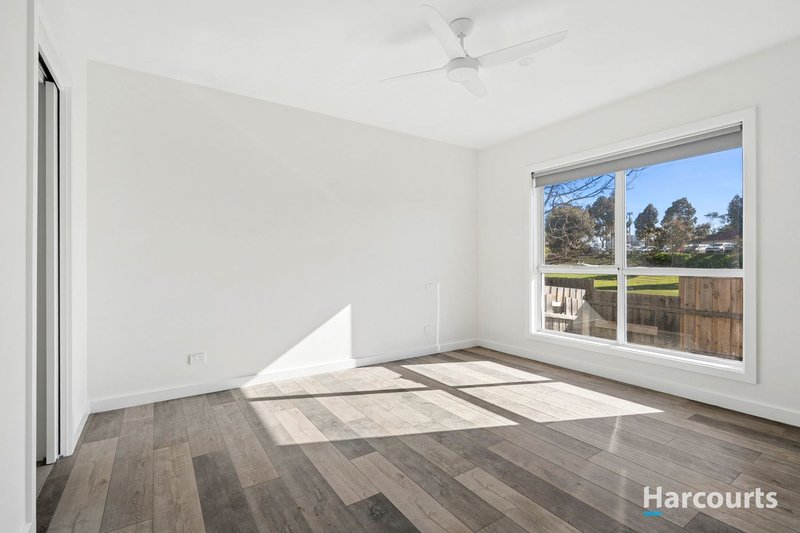 Photo - 26A Coxon Parade, North Geelong VIC 3215 - Image 4