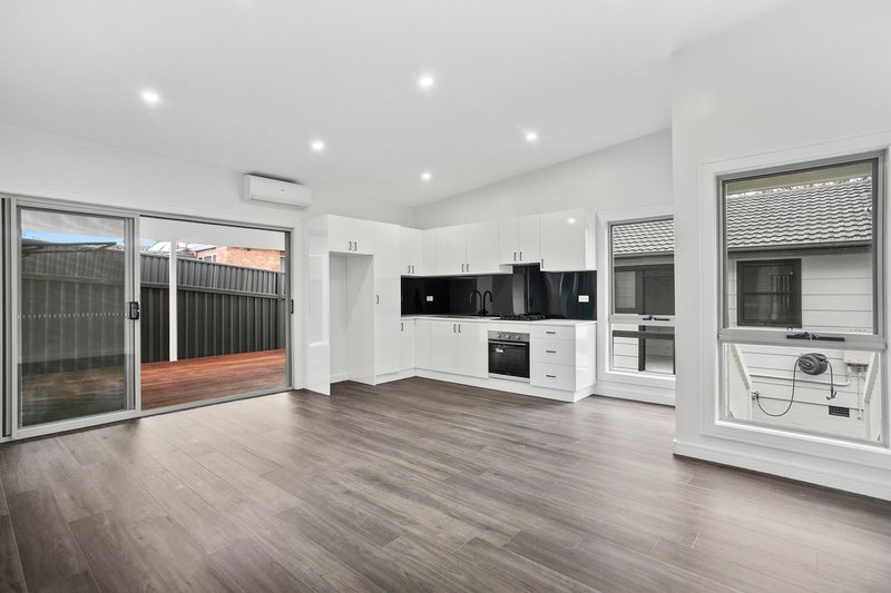 Photo - 26a Kurrawa Crescent, Koonawarra NSW 2530 - Image 2