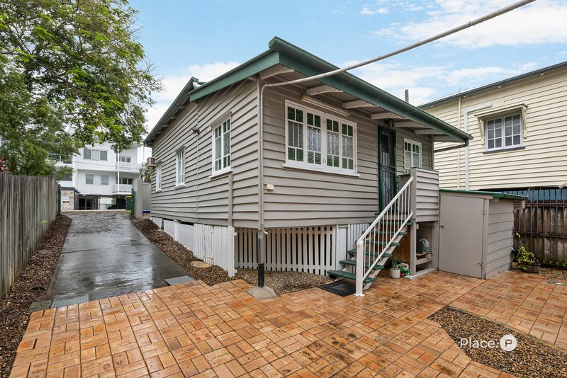 Photo - 27 & 27A Burke Street, Coorparoo QLD 4151 - Image 11