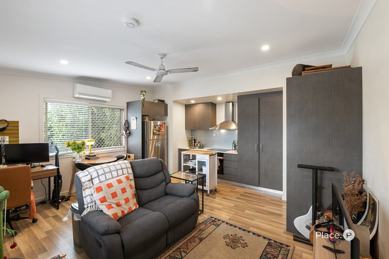 Photo - 27 & 27A Burke Street, Coorparoo QLD 4151 - Image 14