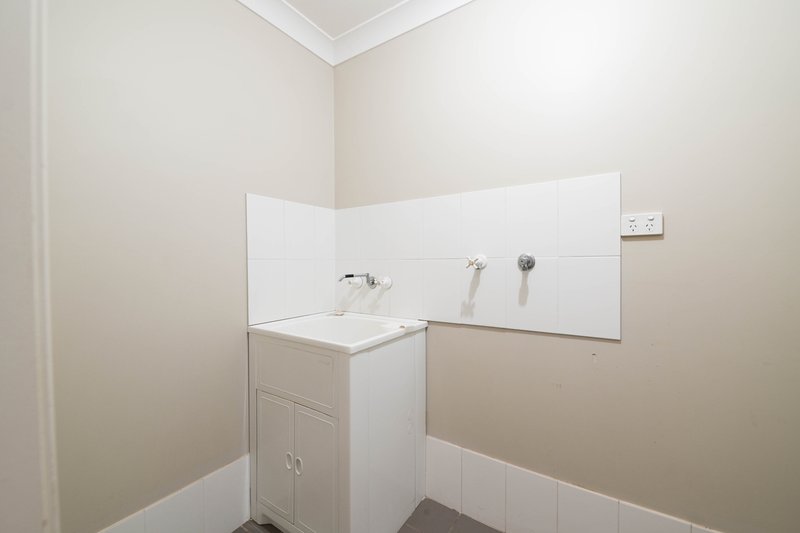 Photo - 27 & 27a Wentworth Street, Parkes NSW 2870 - Image 15