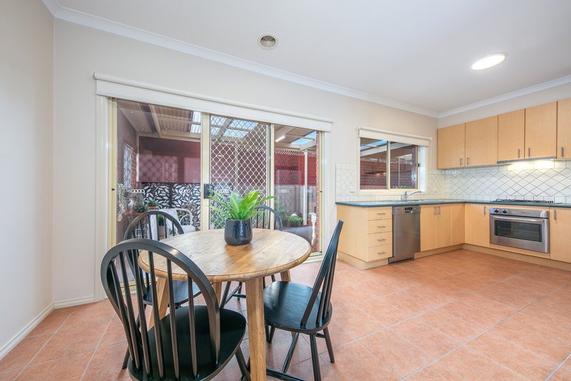 Photo - 2/7-9 Anderson Road, Sunbury VIC 3429 - Image 5