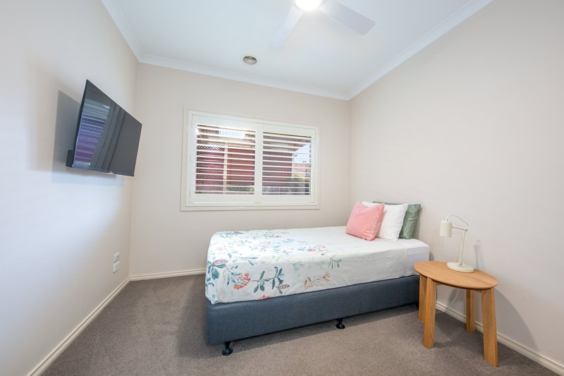 Photo - 2/7-9 Anderson Road, Sunbury VIC 3429 - Image 10