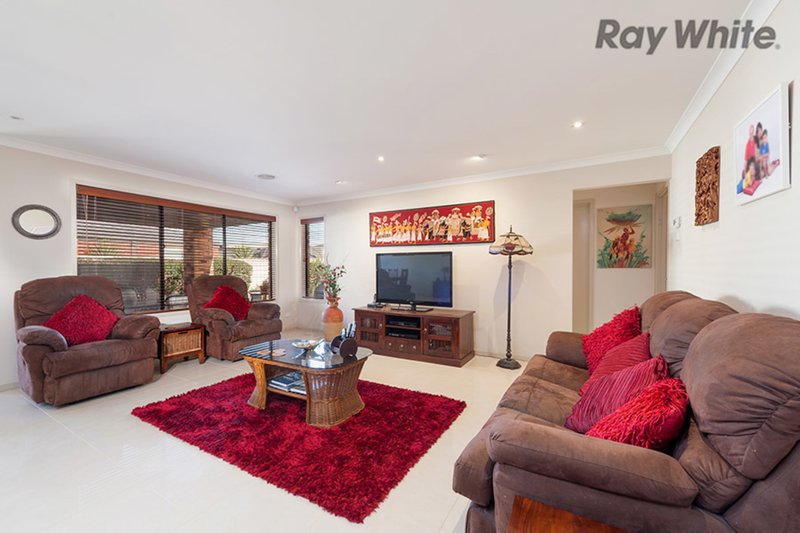 Photo - 27 Addicott Way, Taylors Hill VIC 3037 - Image 5