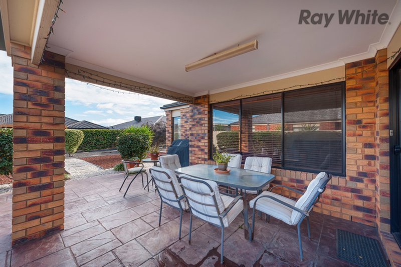 Photo - 27 Addicott Way, Taylors Hill VIC 3037 - Image 10