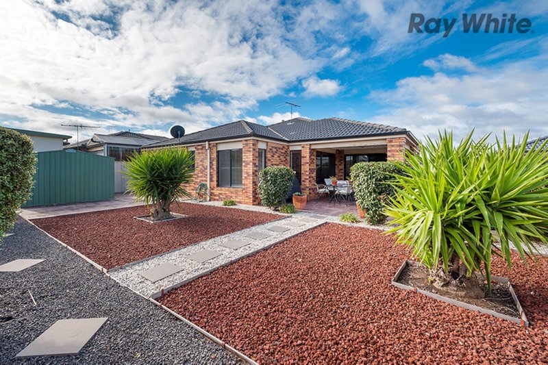 Photo - 27 Addicott Way, Taylors Hill VIC 3037 - Image 11