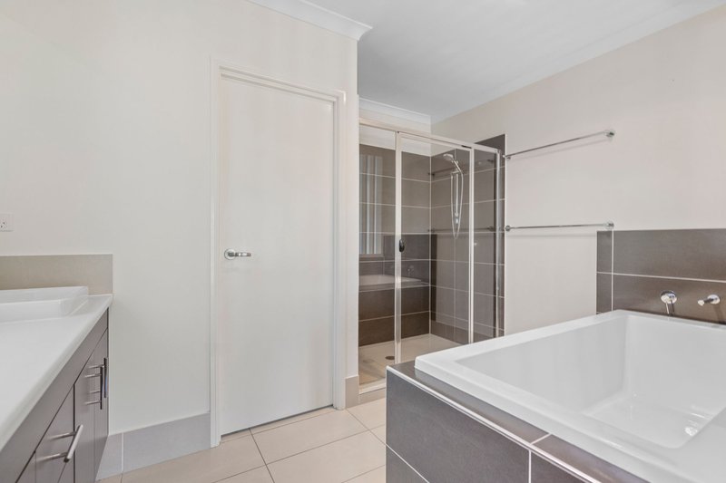 Photo - 27 Adelaide Crescent, Ormeau Hills QLD 4208 - Image 6