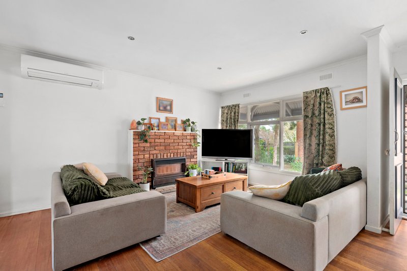 Photo - 27 Airlie Grove, Seaford VIC 3198 - Image 2