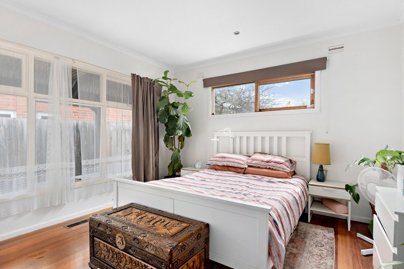 Photo - 27 Airlie Grove, Seaford VIC 3198 - Image 5