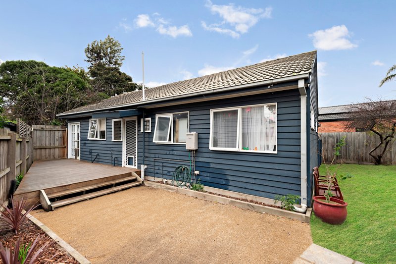 Photo - 27 Airlie Grove, Seaford VIC 3198 - Image 9